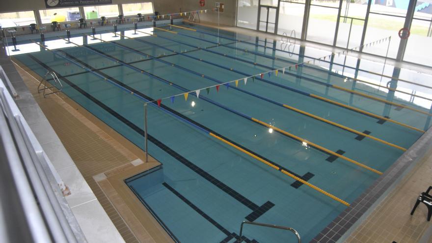Siero oferta 163 cursillos en las piscinas cubiertas de la Pola y Lugones que podrán disfrutar hasta 2.000 usuarios del concejo