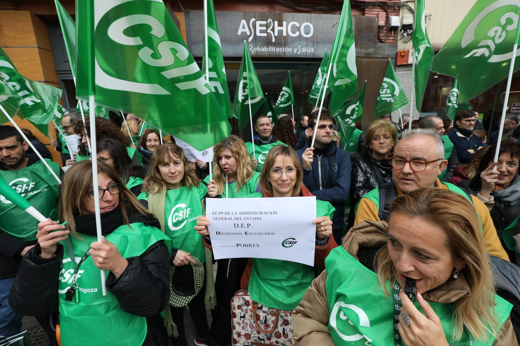 Protesta de los trabajadores de la Seguridad Social en Zaragoza