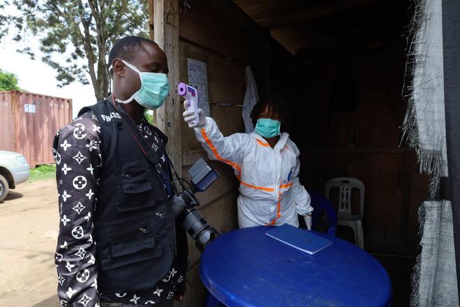 El brote de ébola en la RD del Congo desborda los mecanismos de rastreo: solo se hace seguimiento a 1 de cada 5 contactos identificados