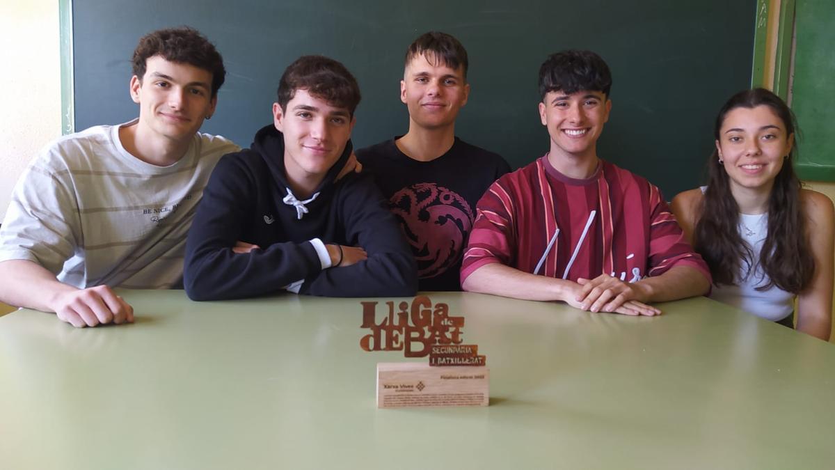 Los cinco estudiantes del IES García Berlanga que han participado en la Liga de Debate.