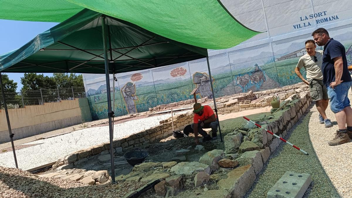 Trabajos de excavación que se están llevando a cabo en la Vil·la Romana de la Sort
