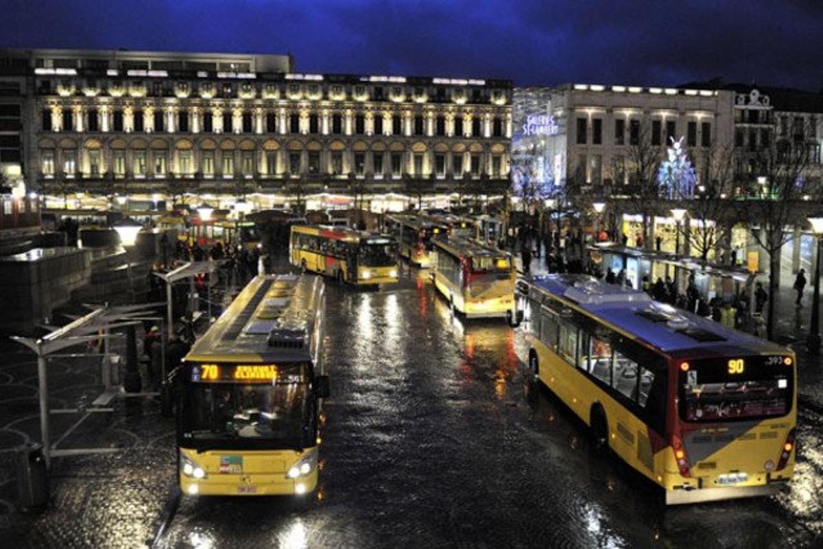 Plaça Saint-Lambert a Lieja (Bèlgica) on aquest dimarts han mort cinc persones i més de mig centenar han resultat ferides en un atac d’un individu amb armes de foc i granades.