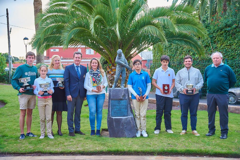 Instantes de la entrega de premios de la Copa Golf Peñón 2019