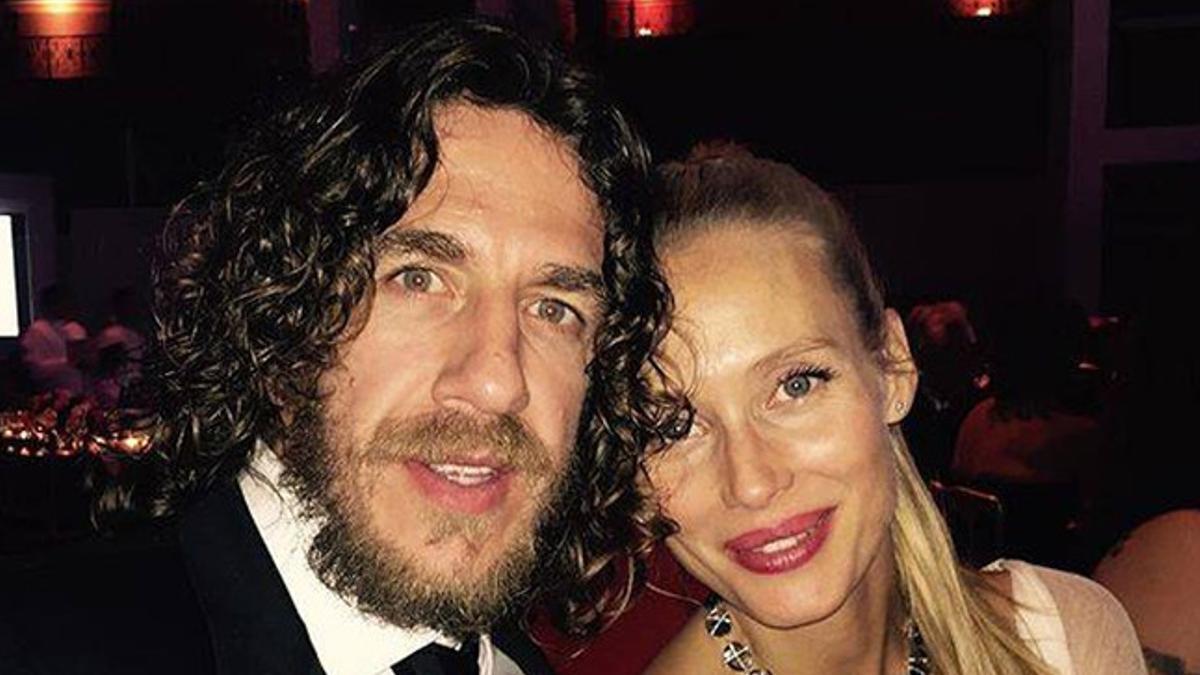 Carles Puyol, junto a Vanesa Lorenzo en la Gala Sida