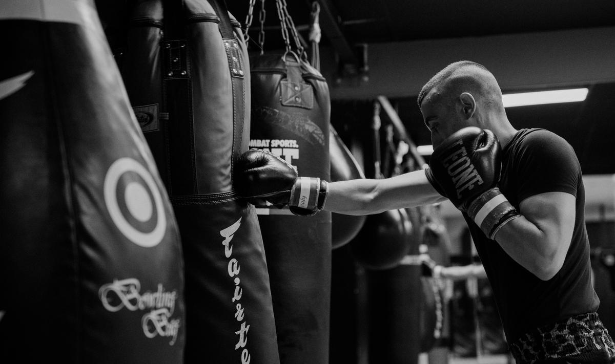 El gimnasio de los famosos está en un polígono de Carabanchel: aquí entrenan Pablo Motos, Omar Montes e Ilia Topuria