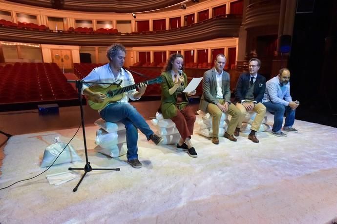 13-11-2019 LAS PALMAS DE GRAN CANARIA. Presentación de 'Donde mueren los ríos' en homenaje a Antonio Lozano, en el Teatro Pérez Galdós  | 13/11/2019 | Fotógrafo: Andrés Cruz