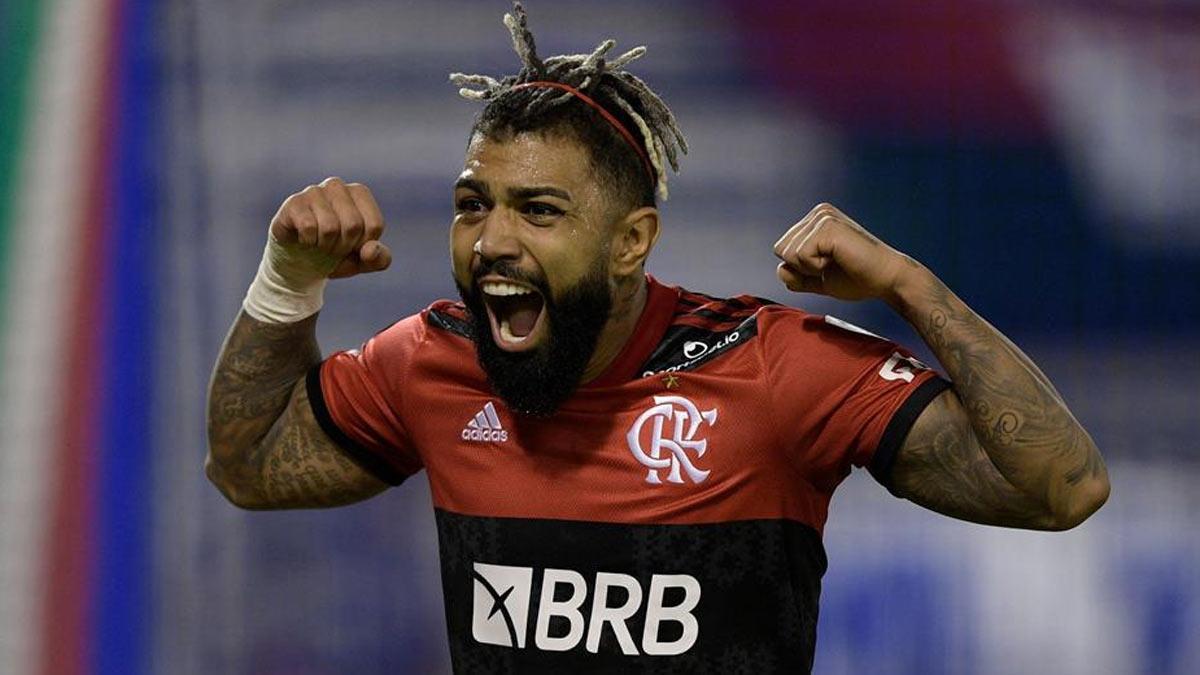 Gabigol conmemora el gol de penalti marcado al Vélez