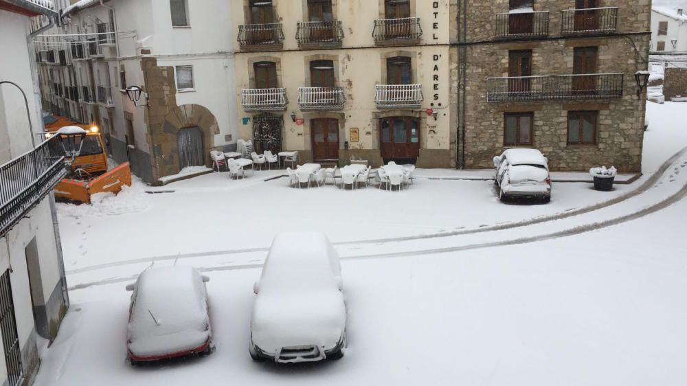 La nieve cubre Ares del Maestrat.