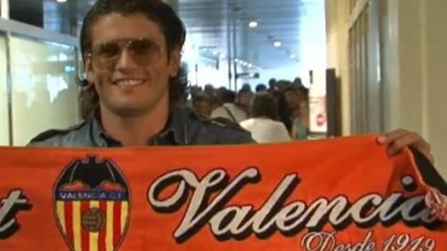 Valdez, a su llegada al aeropuerto de Manises.