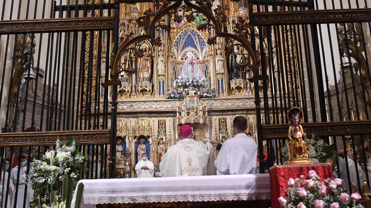 La Virgen de la Fuensanta y la Virgen de la Arrixaca han presidido la misa.