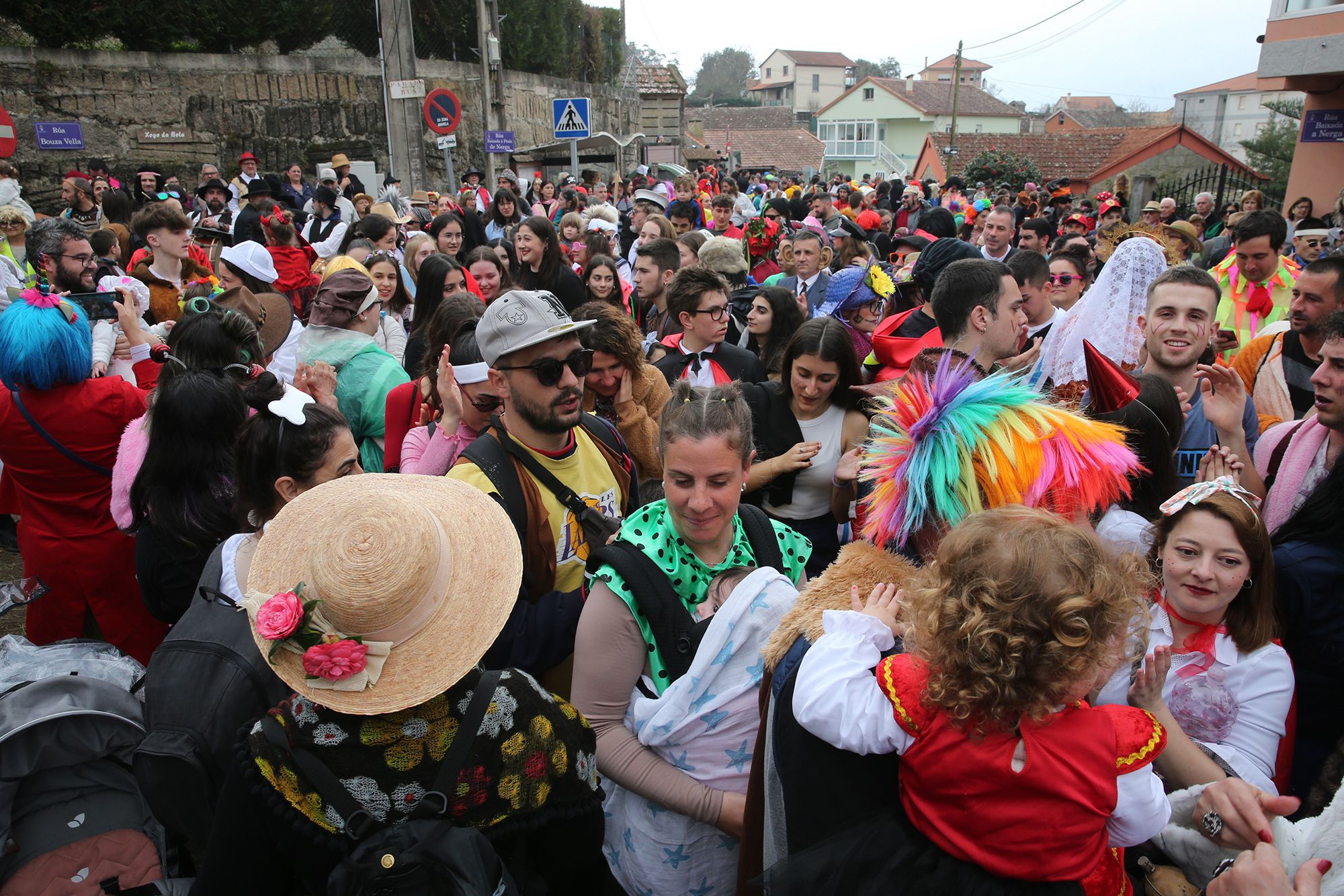 Búscate en las fotos del fin de fiesta del Entroido de O Hío