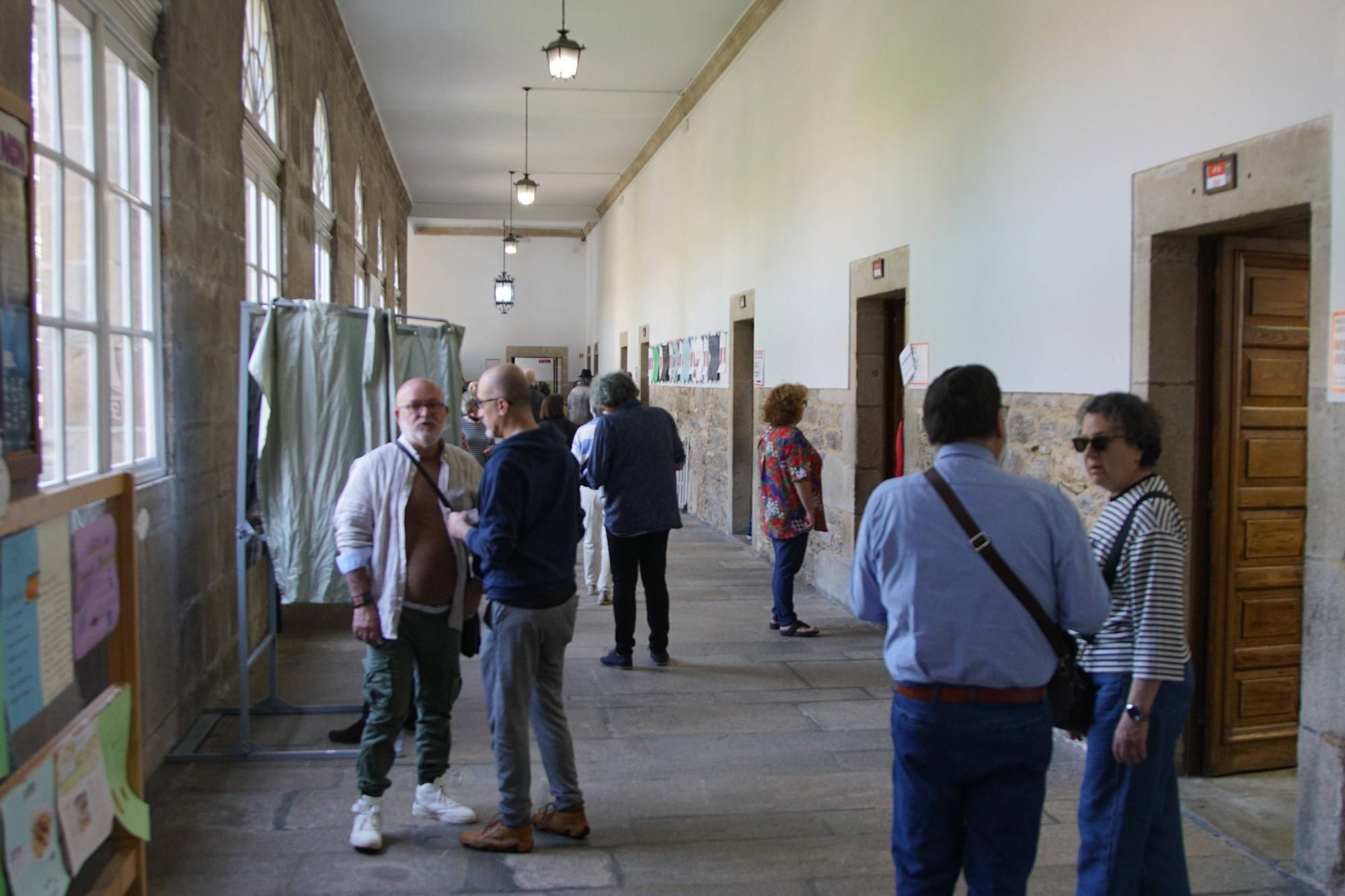 Así fue la jornada electoral en Santiago: las imágenes