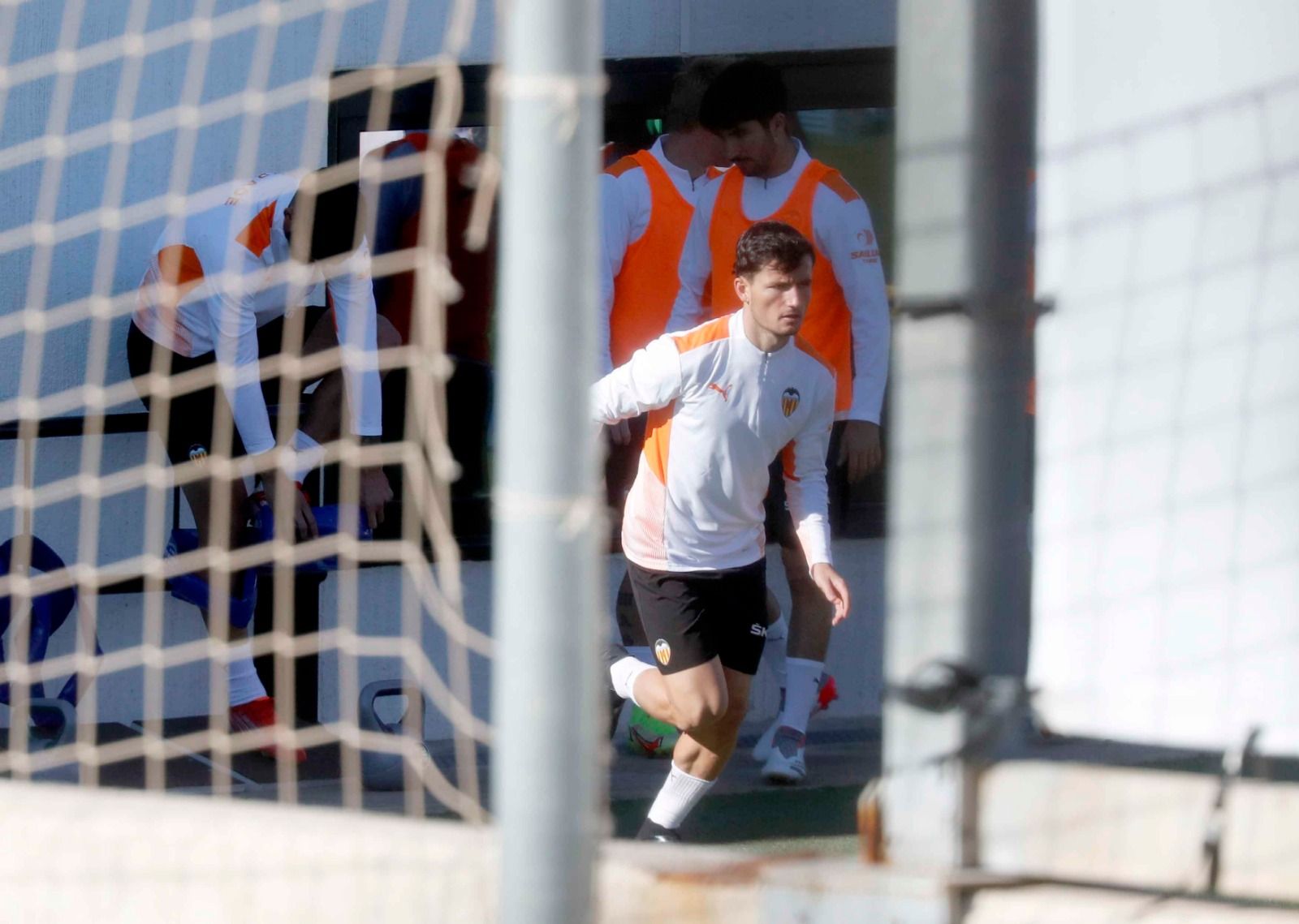 Bordalás cuenta con Racic y Correia en el entrenamiento de Paterna