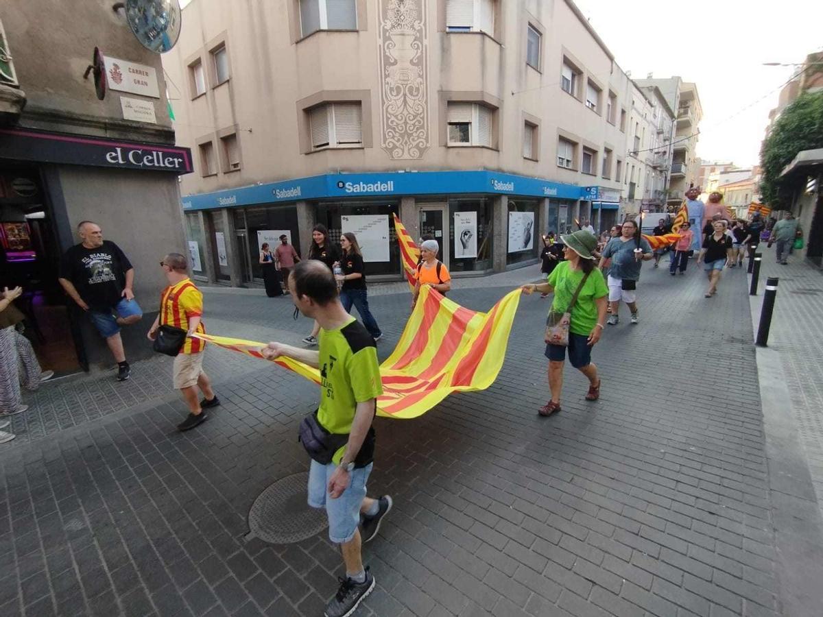 Sant Vicenç de Castellet rep la flama del Canigó