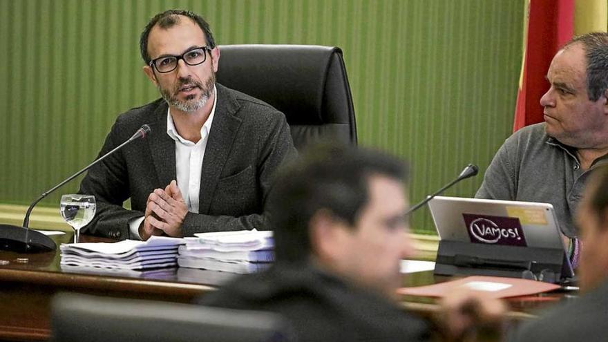 Barceló ya compareció para explicar los contratos de Més.