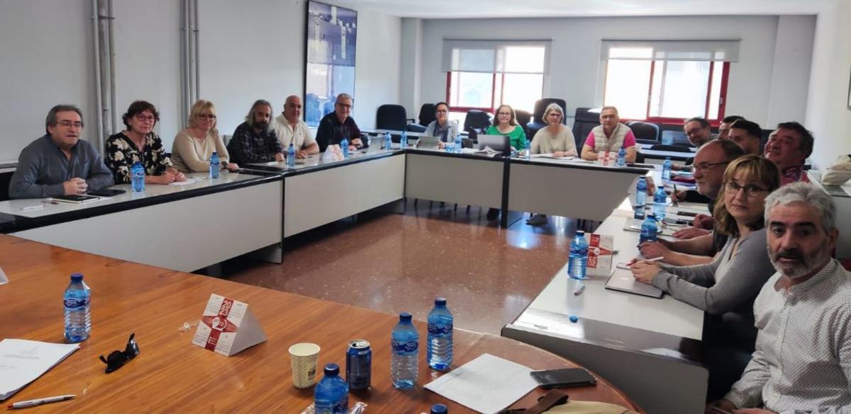 Firma del acuerdo con los sindicatos y la patronal en la sede de UGT