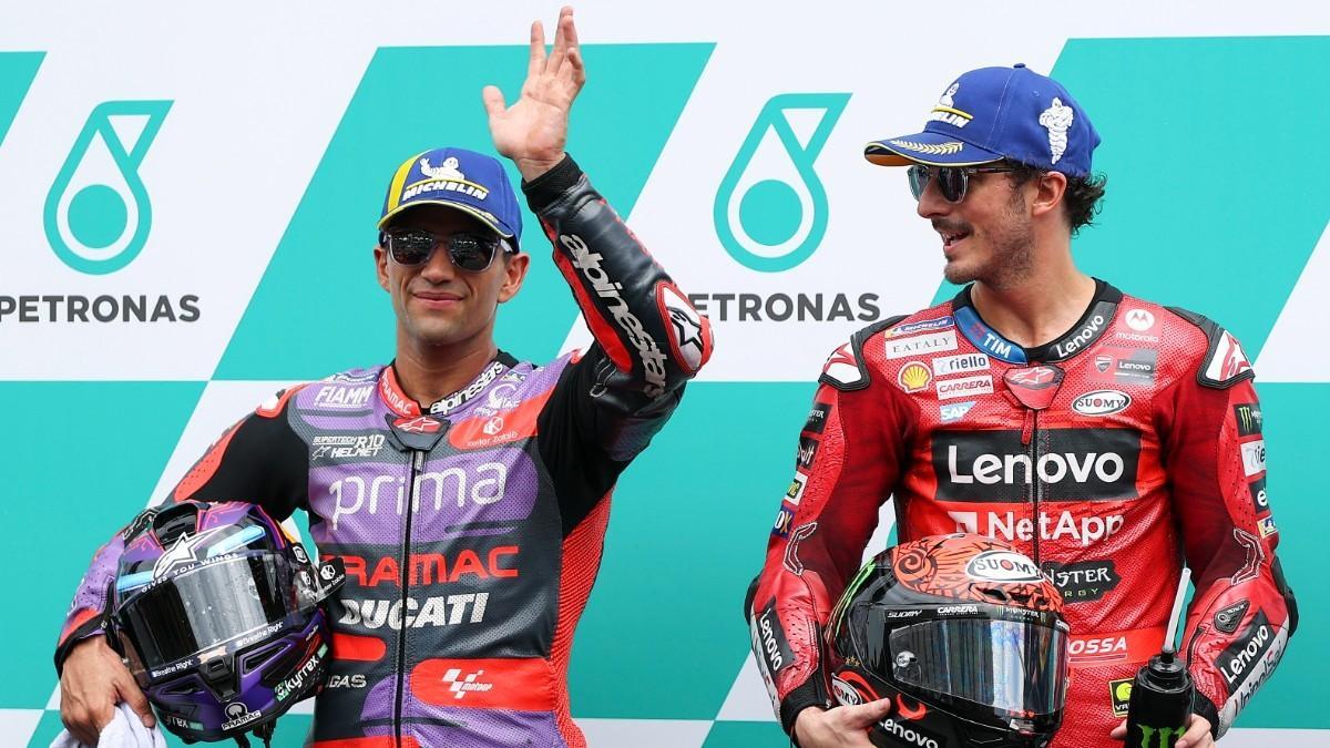 Martín y Bagnaia en un podio