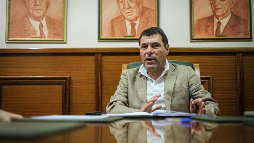 El PSOE exige la dimisión de Morales Mansito como presidente de la Federación Tinerfeña de Fútbol