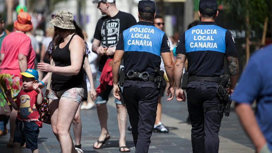 Más Policía Local los domingos en Las Teresitas para erradicar el botellón