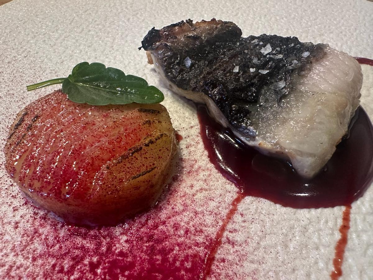 Anguila con pera y remolacha