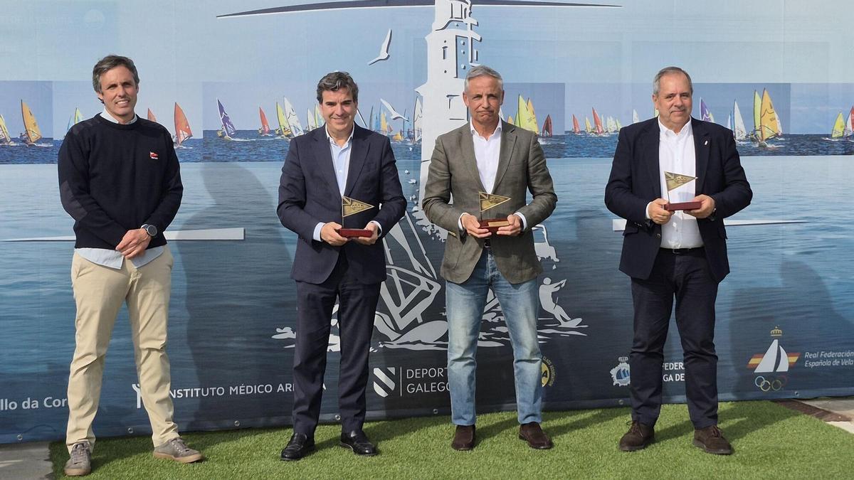 Jaime Araújo, Martín Fernández Prado, Roberto García y Manuel Vázquez en la presentación del Campeonato de España de Windsurfer