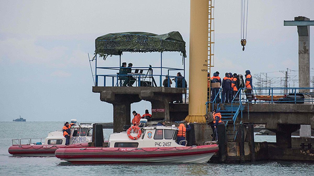 Trobada la caixa negra de l’avió rus estavellat al mar Negre.