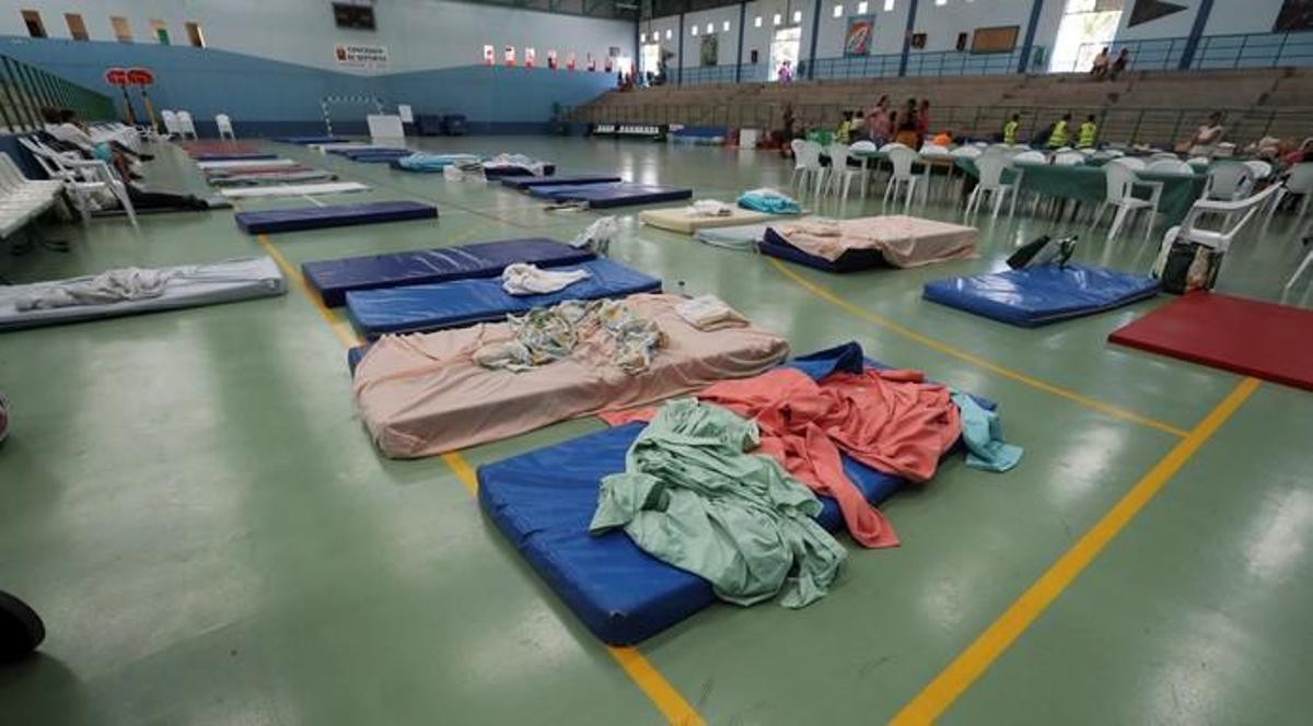 Desalojados del municipio de Agaete del incendio ...