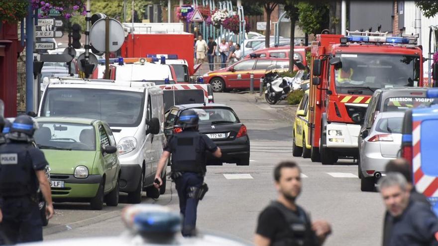 Un cura degollado en un ataque yihadista en Francia