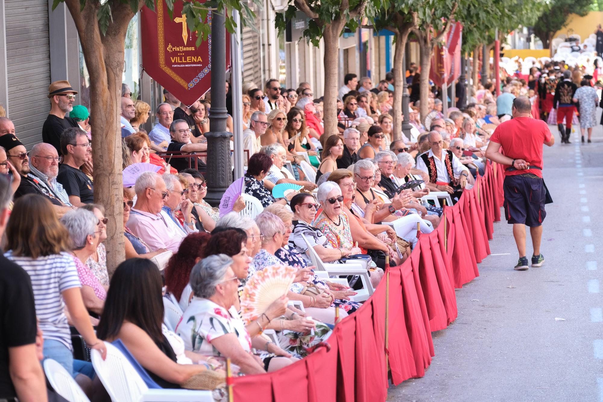 Ofrenda a la patrona de los Moros y Cristianos de Villena