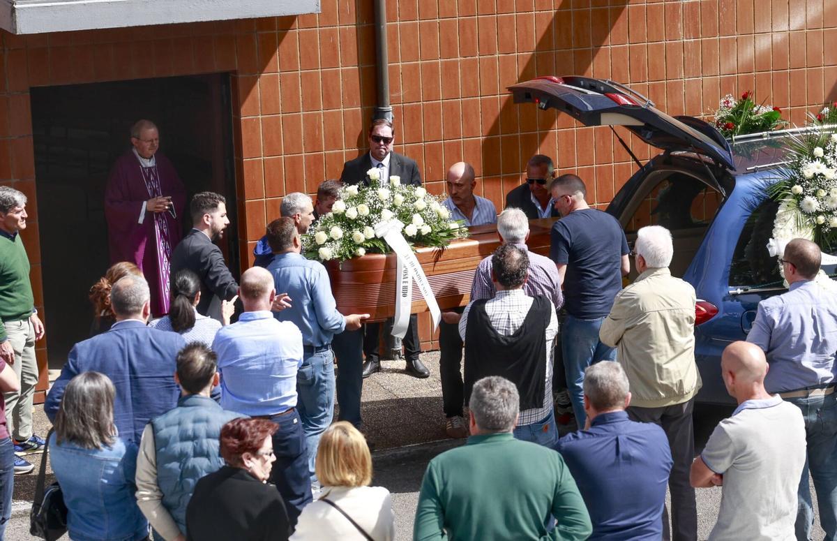 EN IMÁGENES: Funeral del montañero Ramón Isidro González