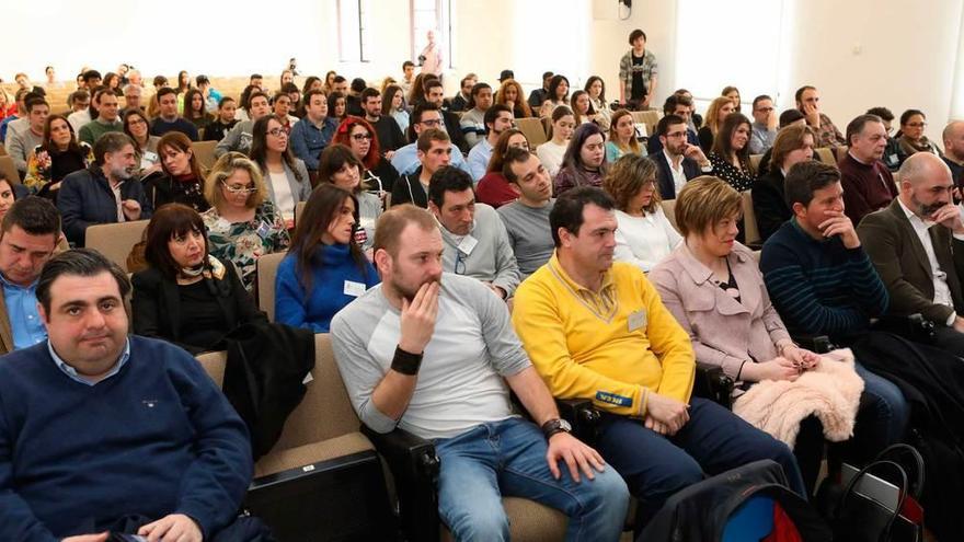 Asistentes a la jornada en el Centro Municipal de El Coto.