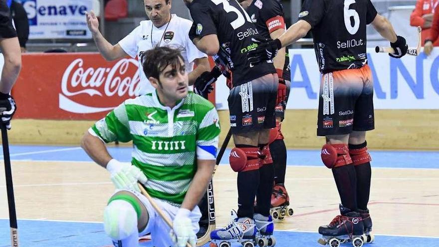 Josep Lamas, tras recibir una falta en el partido entre el Liceo y el Breganze en el Palacio de Riazor.