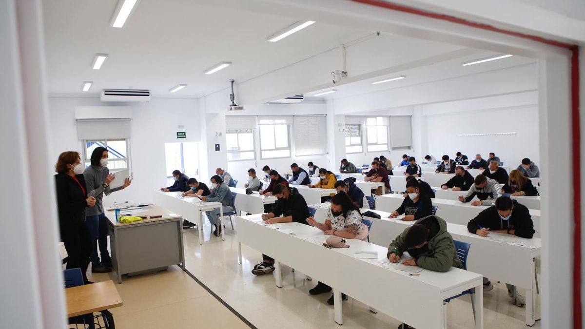 Aspirantes, en una de las aulas.