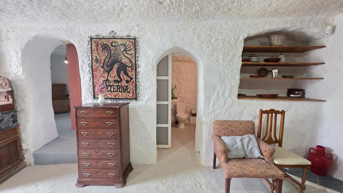 Una de las estancias de la casa cueva.