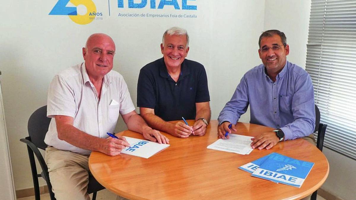 Héctor Torrente, director de IBIAE, junto a dos miembros del Circular Economy Institute. | INFORMACIÓN