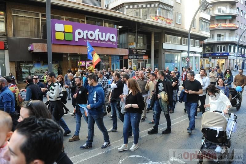 Miles de policías claman en Murcia para exigir "equiparación real" de sus salarios