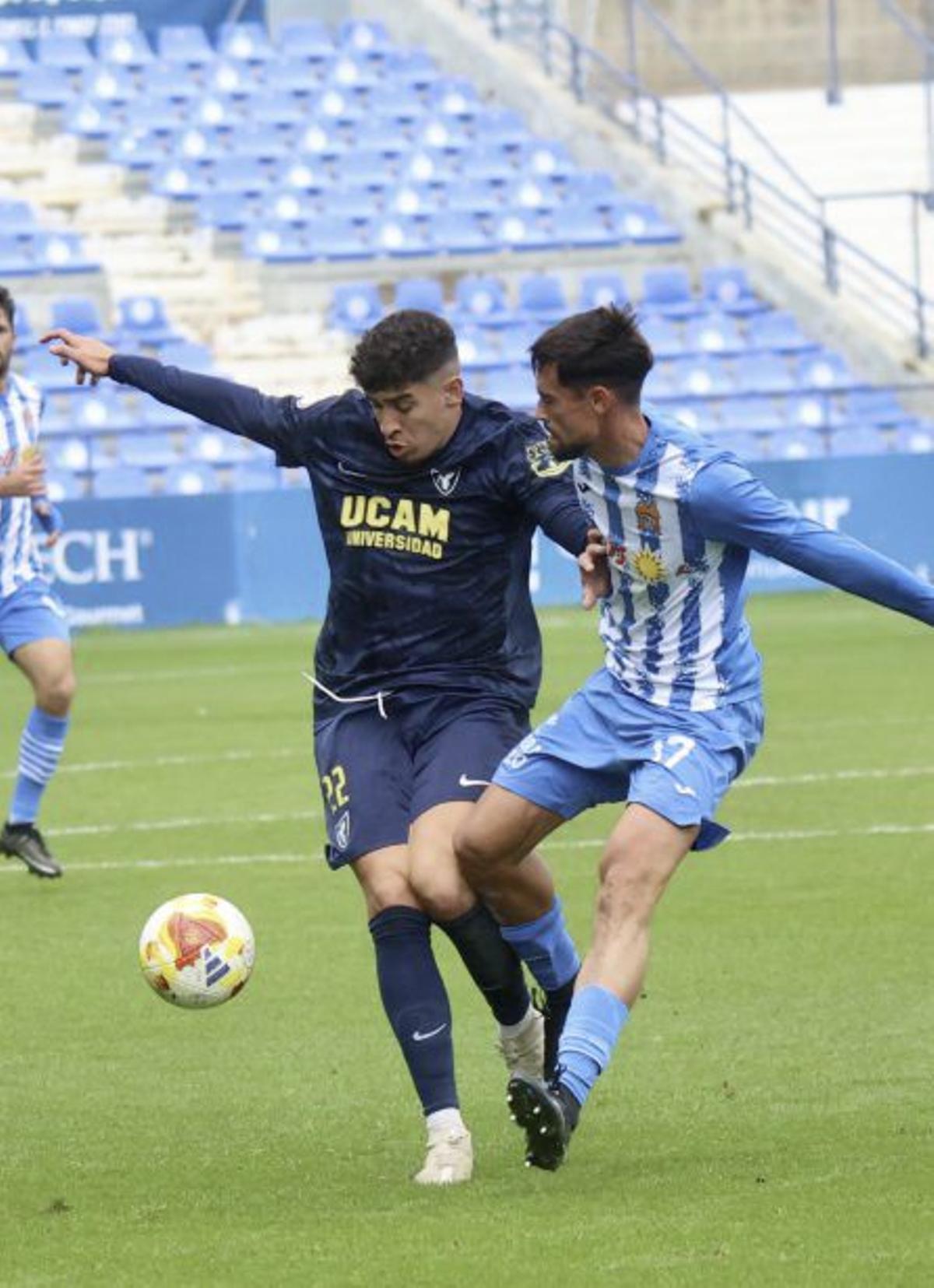 El UCAM-Águilas en Murcia. | JUAN CARLOS CAVAL