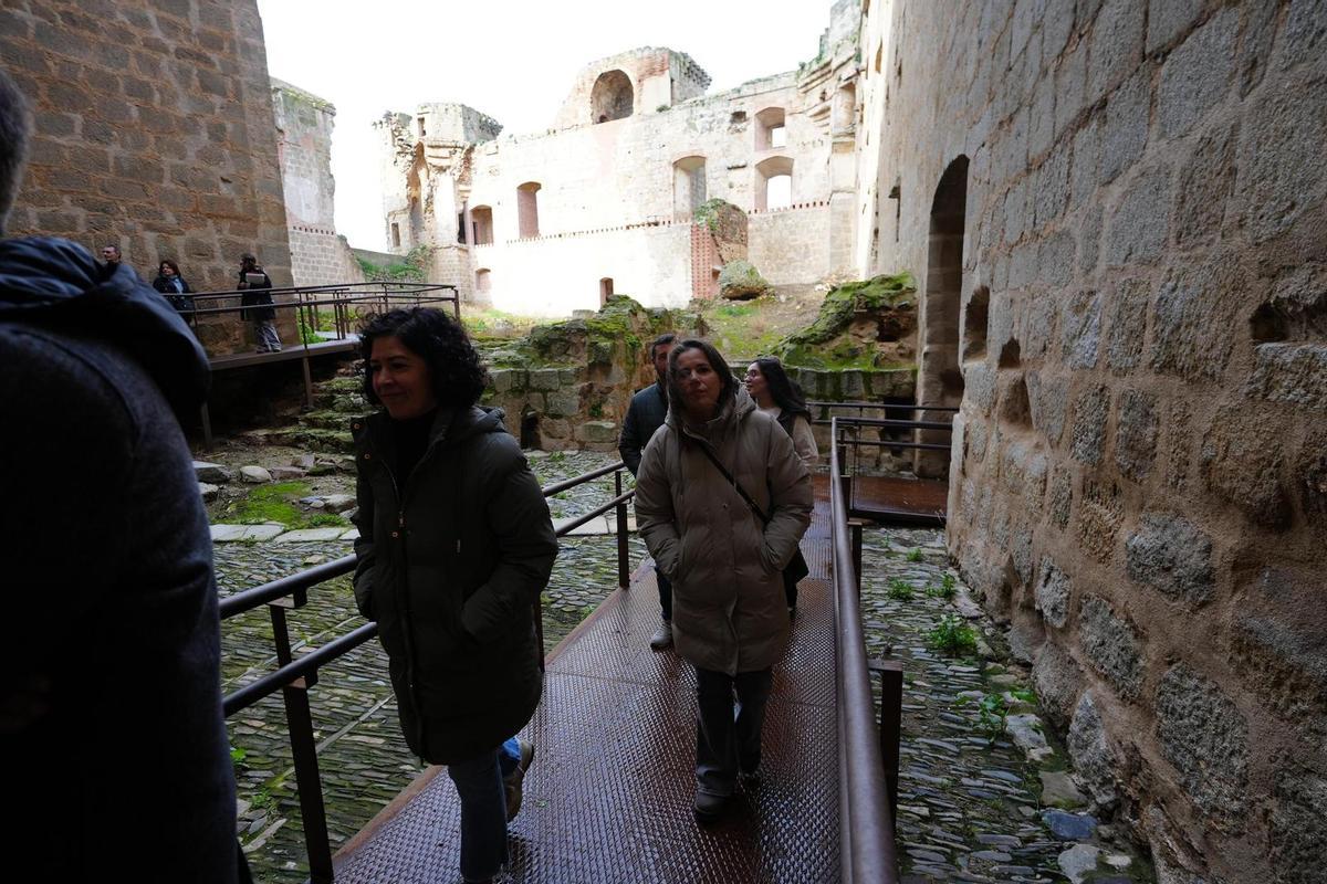 La reapertura a las visitas del castillo de Belalcázar, en imágenes