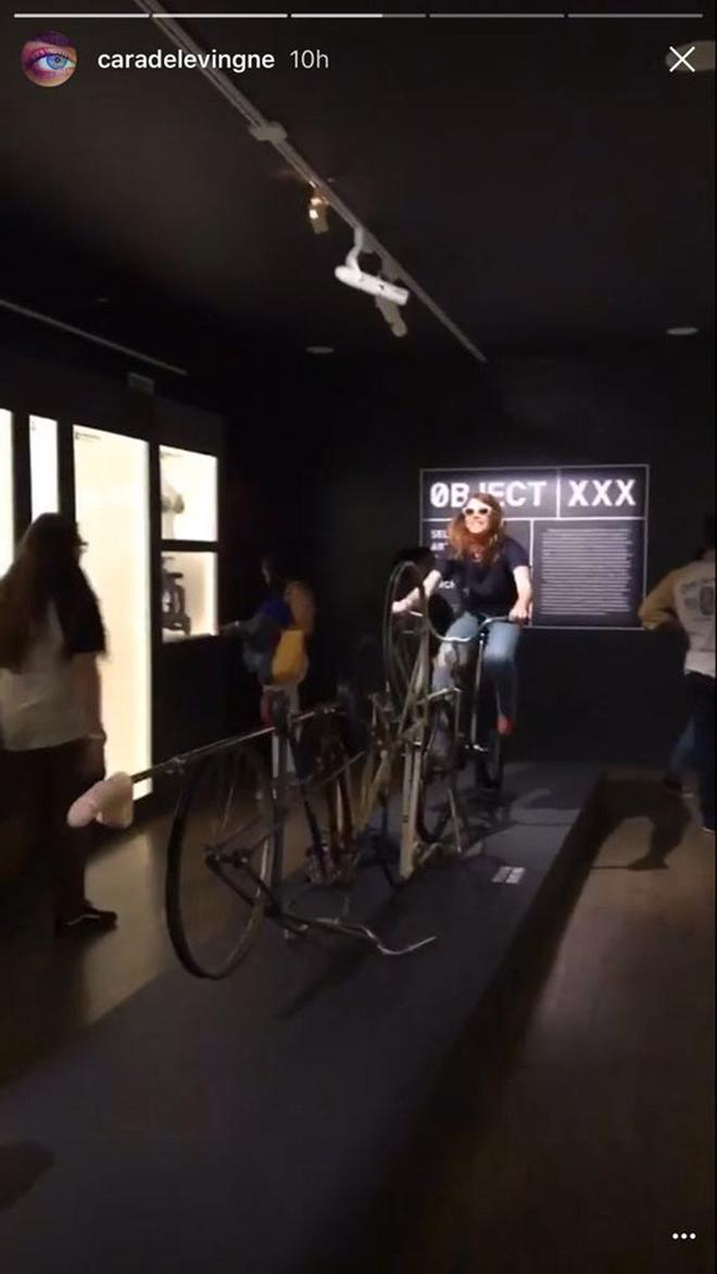 Bicicleta con pene del museo del sexo de NY