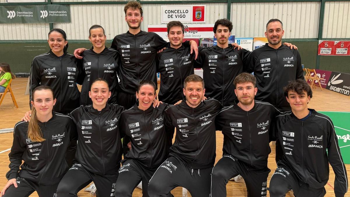 El equipo del Club Escola Rosalía.