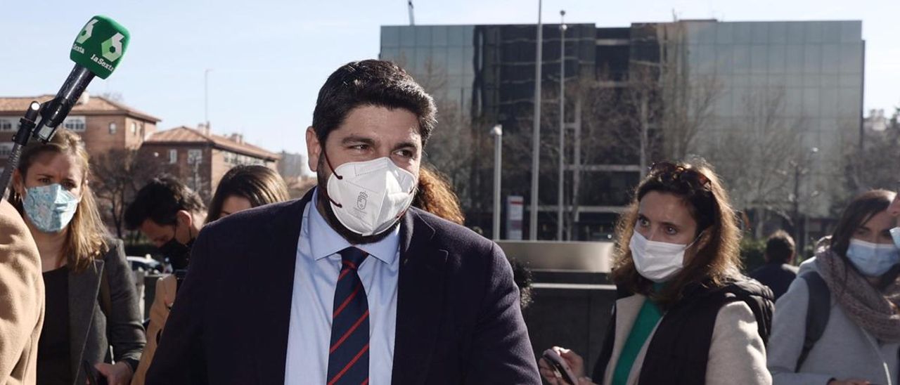 Fernando López Miras, llegando esta mañana al Hotel Eurostars Madrid Tower.