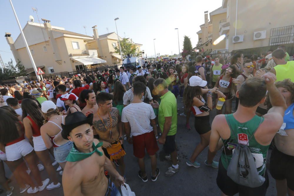 Más de 1.100 personas participan en la charanga de Matola.