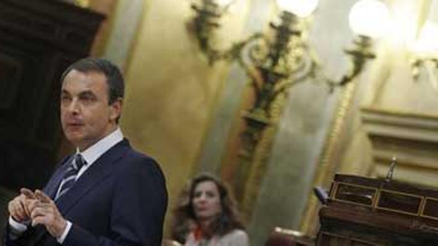 Zapatero promete que las familias recibirán 2.500 euros por cada nuevo hijo