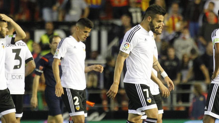 Mestalla harto y semivacío, Lim, toma nota