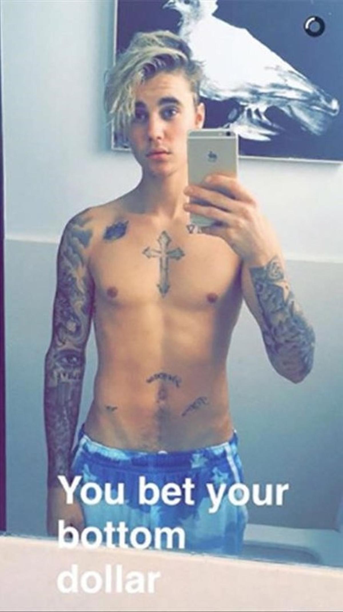 Justin Bieber juga amb filtres Snapchat i suggeriments de Scott Disick.