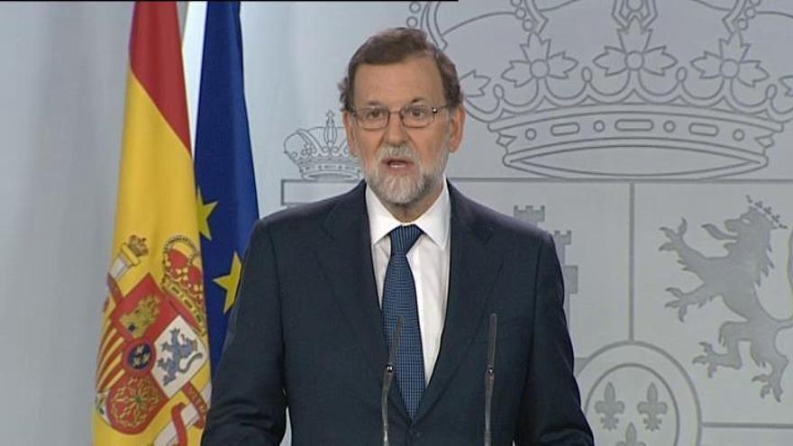 Rajoy envía un &quot;requerimiento&quot; a Puigdemont para que aclare si ha declarado la independencia