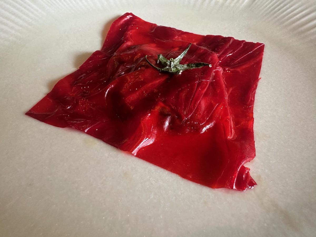 Piel de tomate con su crema