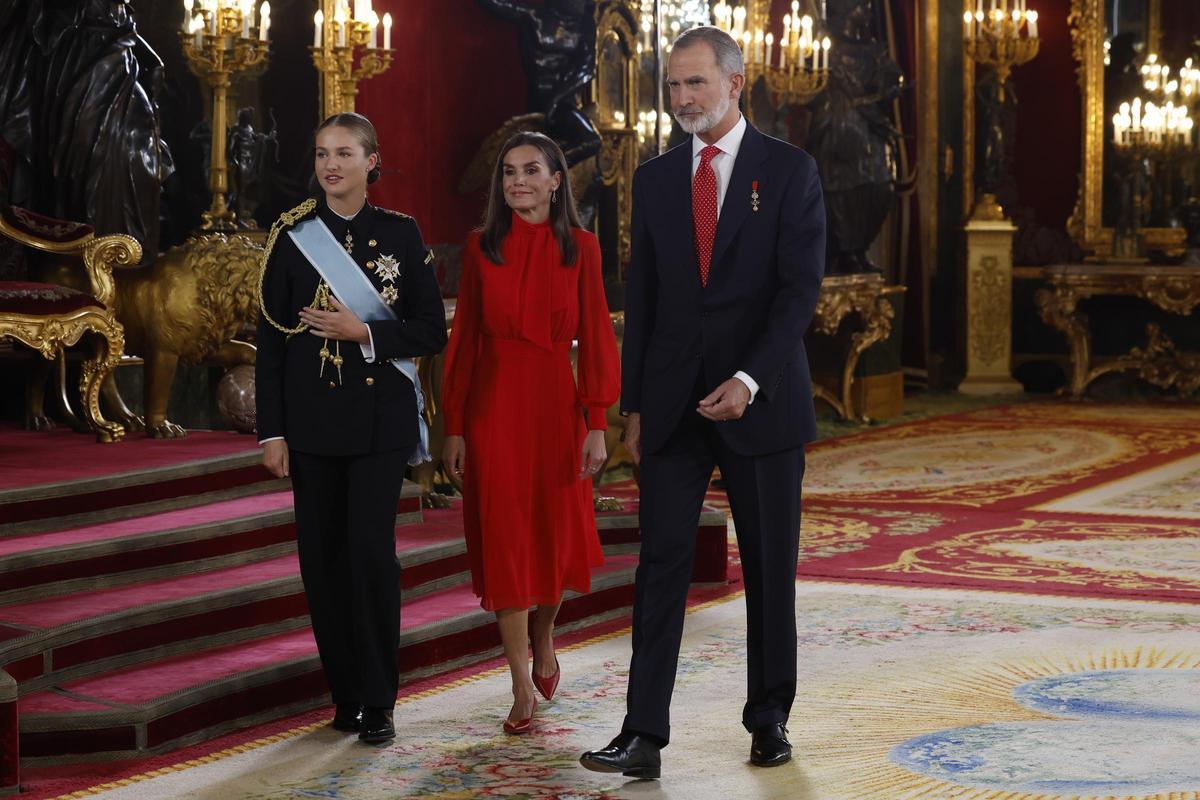 Unos 1.300 invitados asisten a la recepción de la Fiesta Nacional en el Palacio Real