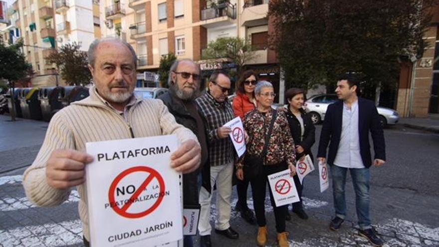 La Plataforma No a la peatonalización de Ciudad Jardín recoge más de 3.000 firmas