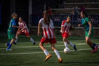 Las niñas gitanas lideran el cambio del fútbol femenino en La Mina